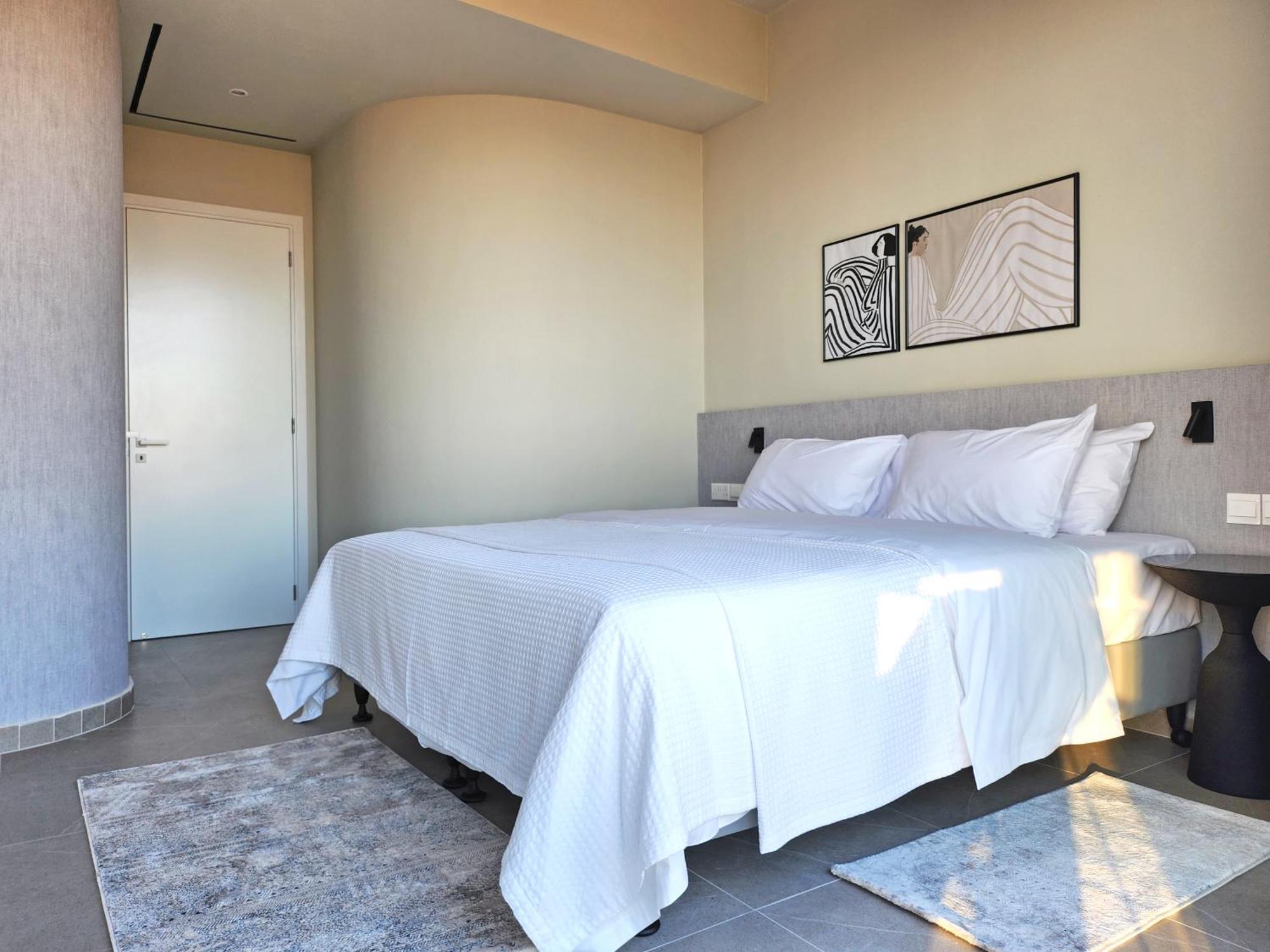 Aeon Residences - In The Heart Of Paphos Exterior foto