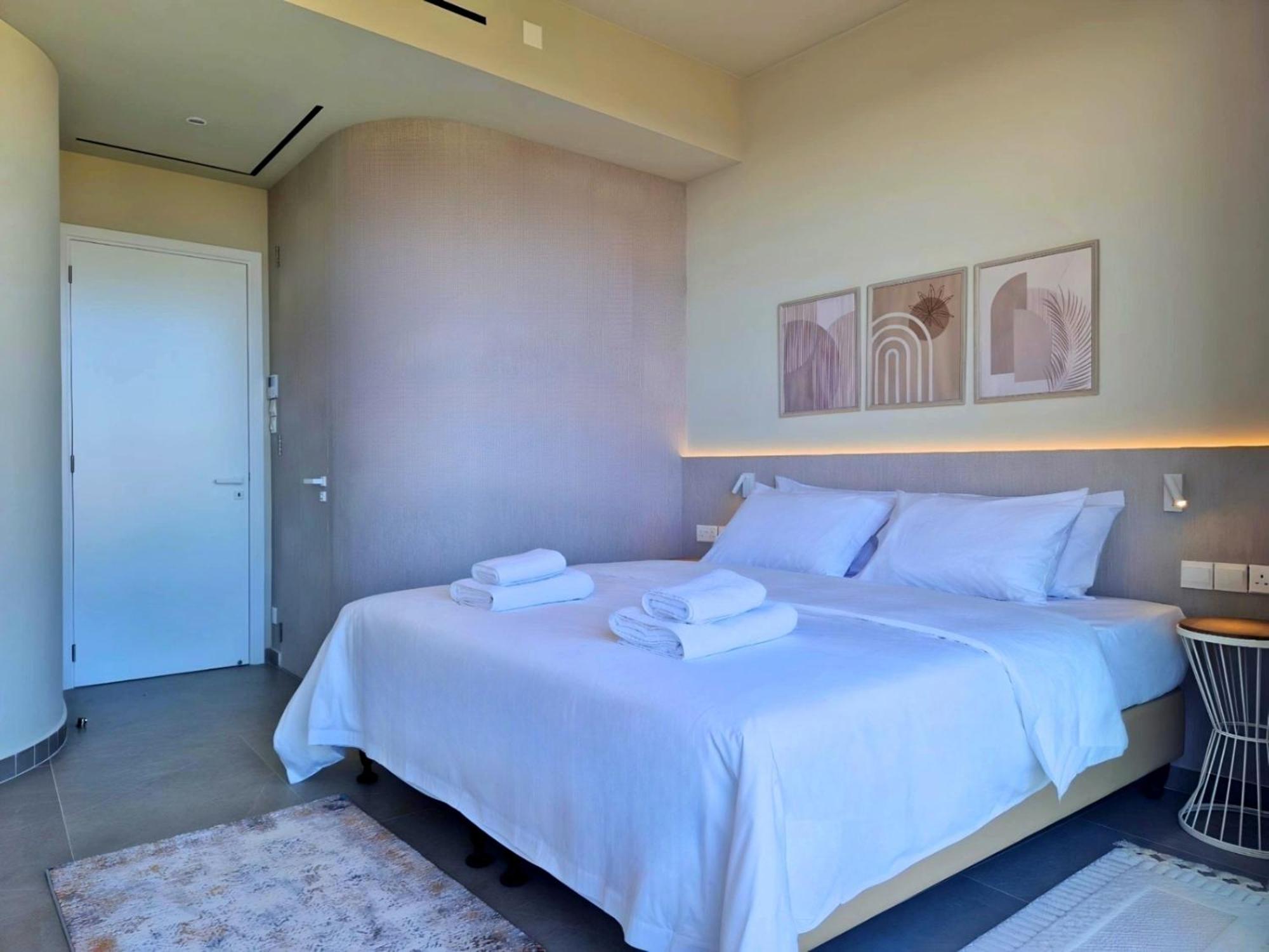 Aeon Residences - In The Heart Of Paphos Exterior foto